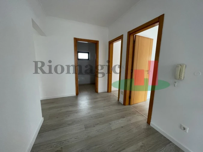 Moradia T5 para Venda em Laranjeiro e Feijó Foto 23