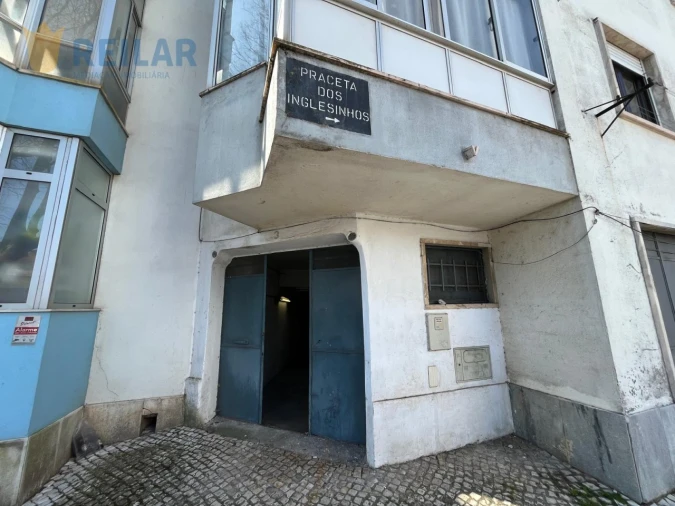 Garagem para Venda em Oeiras e São Julião da Barra, Paço de Arcos e Caxias Foto 1