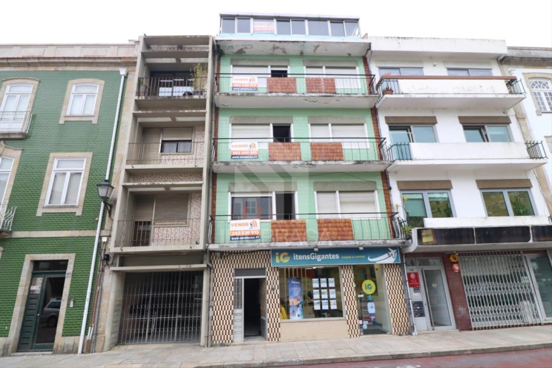Prédio para Venda em Barcelos, V.Boa, V.Frescainha Foto 1