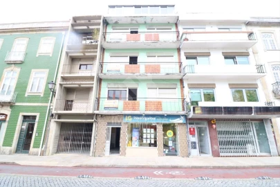 Prédio para Venda em Barcelos, V.Boa, V.Frescainha