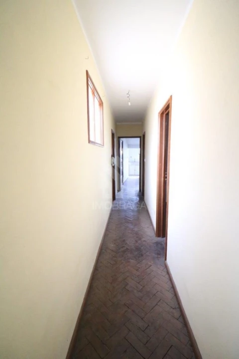 Prédio para Venda em Barcelos, V.Boa, V.Frescainha