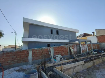 Moradia T3 para Venda em Fernao Ferro