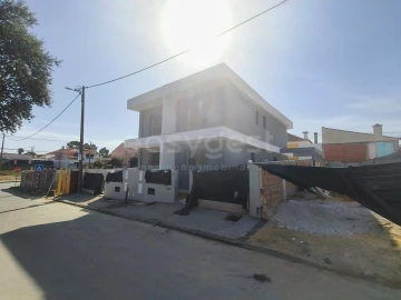 Moradia T3 para Venda em Fernao Ferro