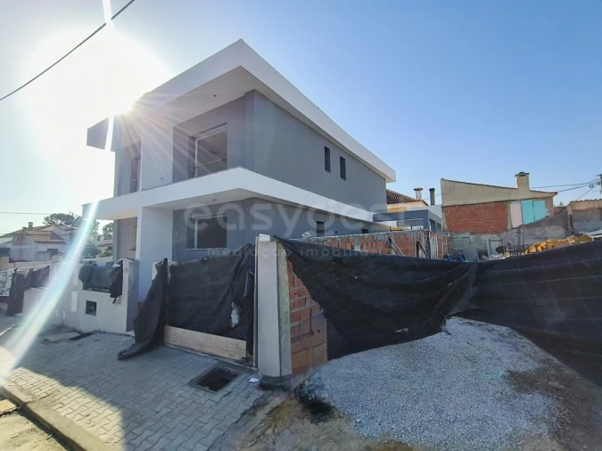 Moradia T3 para Venda em Fernao Ferro Foto 2