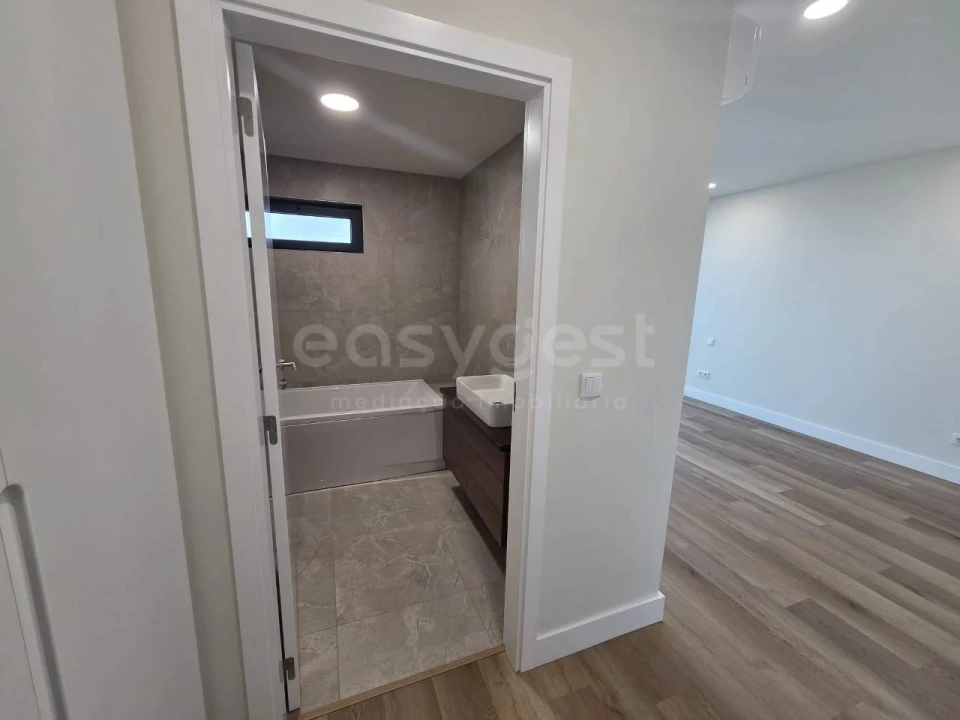 Moradia T4 para Venda em Aradas Foto 16