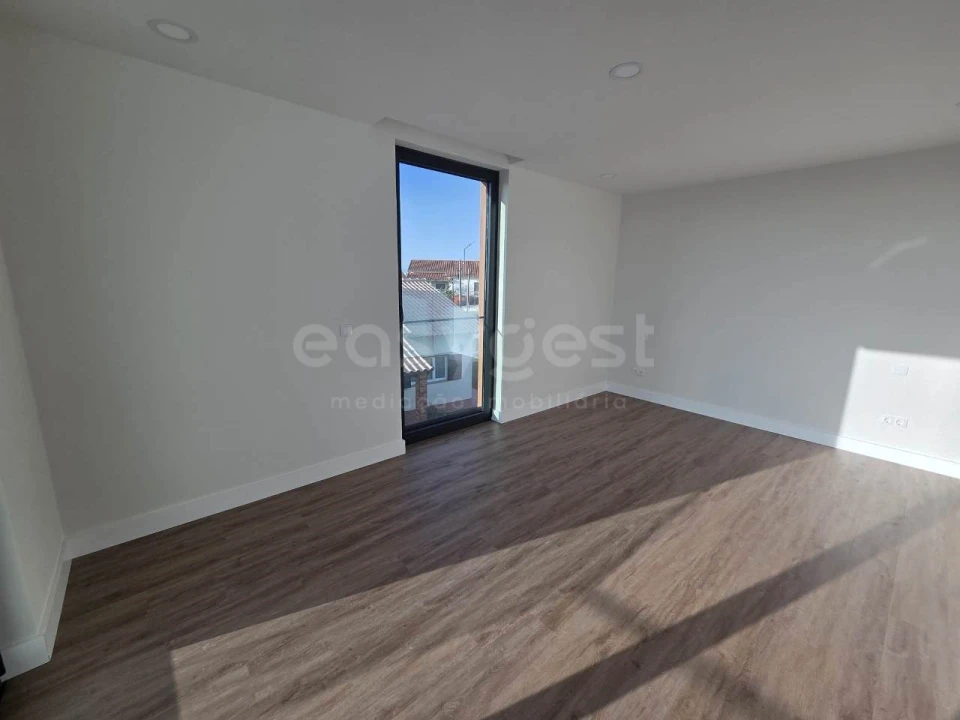 Moradia T4 para Venda em Aradas Foto 21