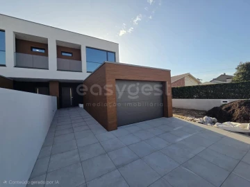 Moradia T4 para Venda em Aradas