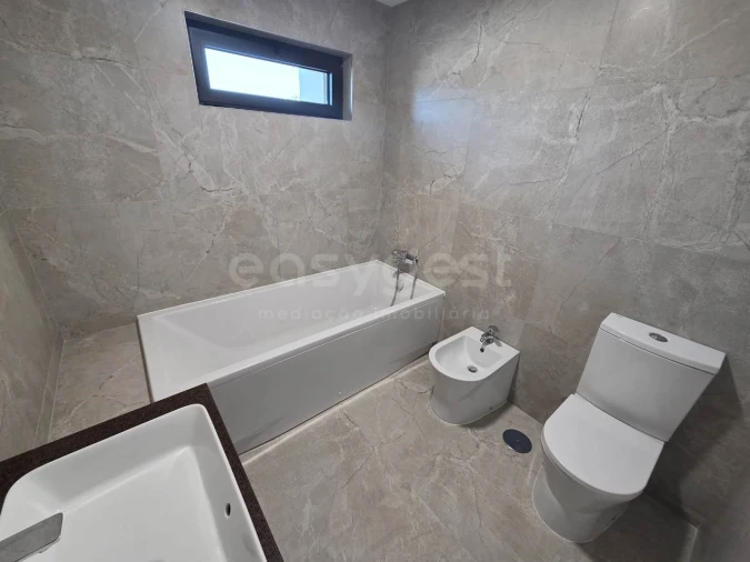 Moradia T4 para Venda em Aradas Foto 5