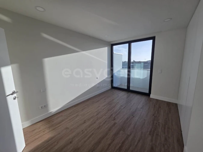 Moradia T4 para Venda em Aradas Foto 9