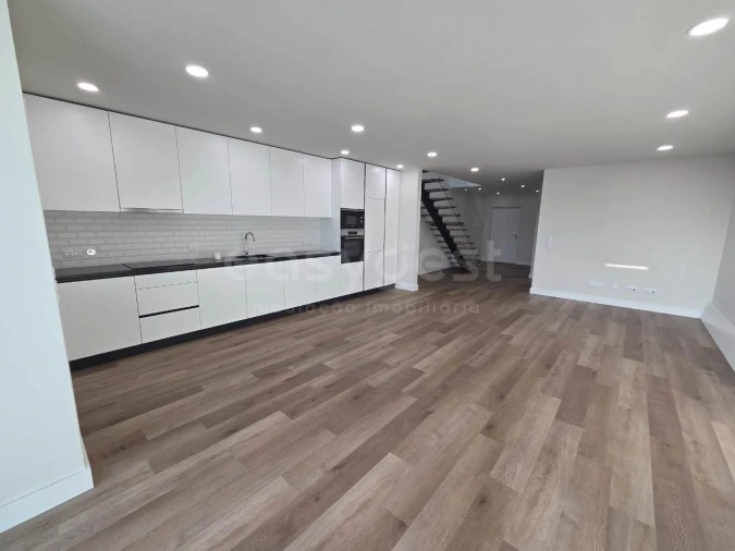 Moradia T4 para Venda em Aradas Foto 12