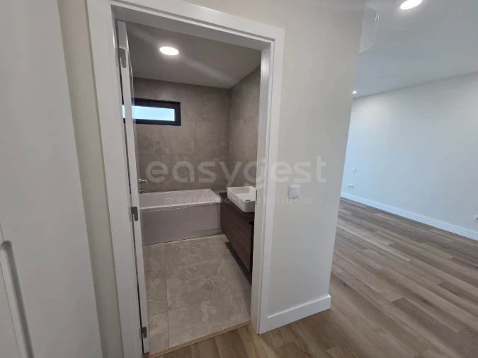 Moradia T4 para Venda em Aradas Foto 16