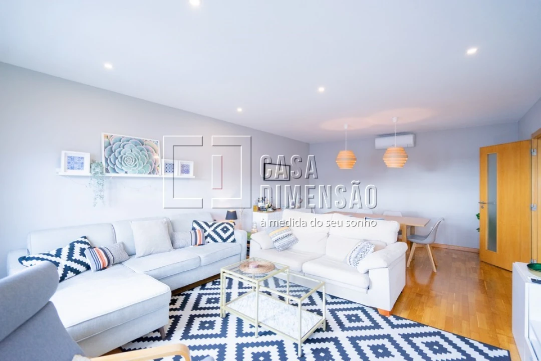 Apartamento T2 para Venda em Carnaxide e Queijas Foto 15