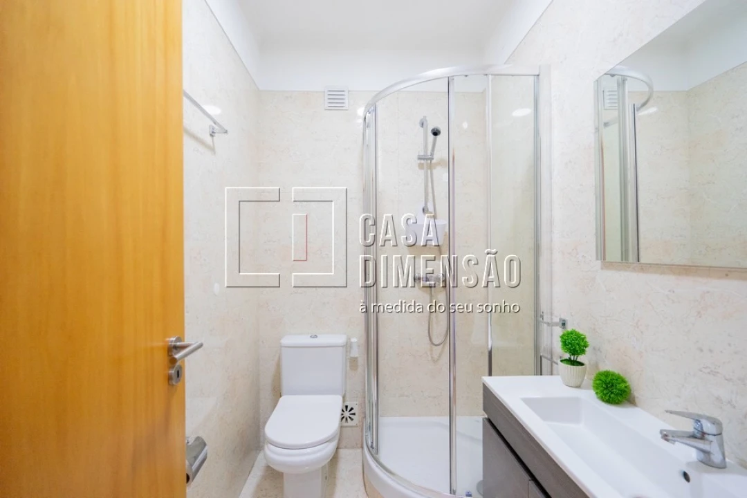 Apartamento T2 para Venda em Carnaxide e Queijas Foto 44