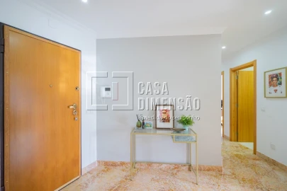 Apartamento T2 para Venda em Carnaxide e Queijas
