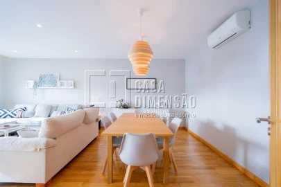 Apartamento T2 para Venda em Carnaxide e Queijas