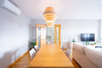 Apartamento T2 para Venda em Carnaxide e Queijas