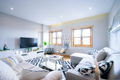 Apartamento T2 para Venda em Carnaxide e Queijas