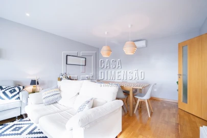 Apartamento T2 para Venda em Carnaxide e Queijas