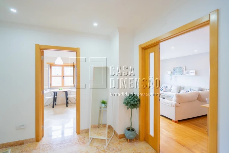Apartamento T2 para Venda em Carnaxide e Queijas Foto 2