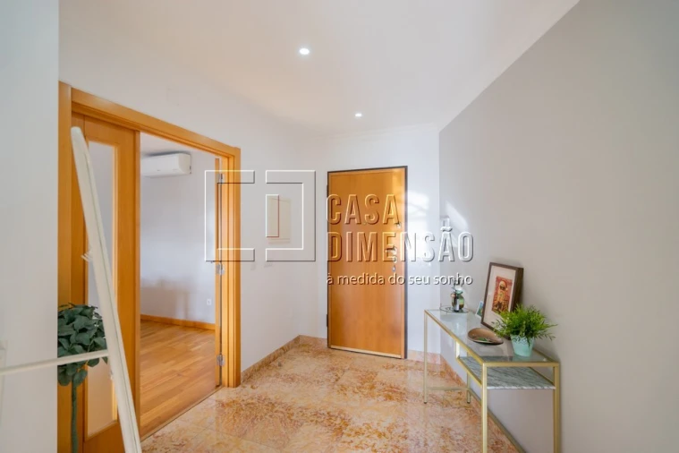 Apartamento T2 para Venda em Carnaxide e Queijas Foto 4