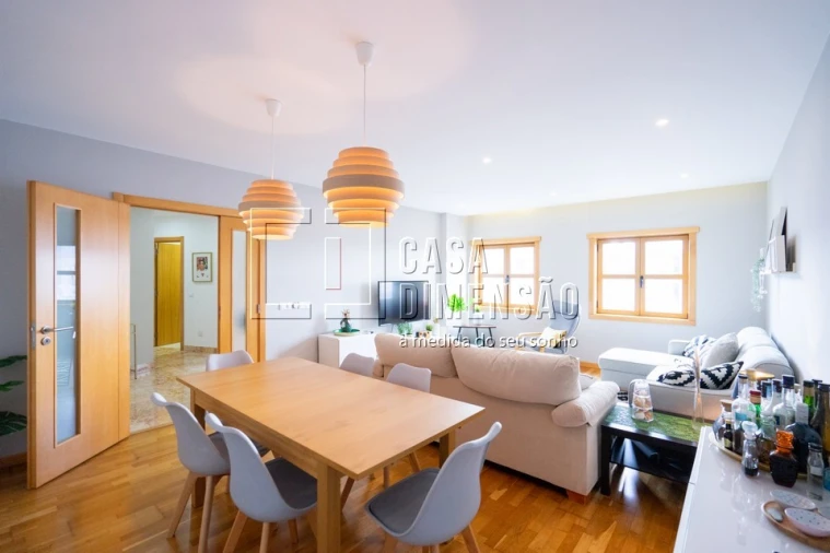 Apartamento T2 para Venda em Carnaxide e Queijas Foto 8