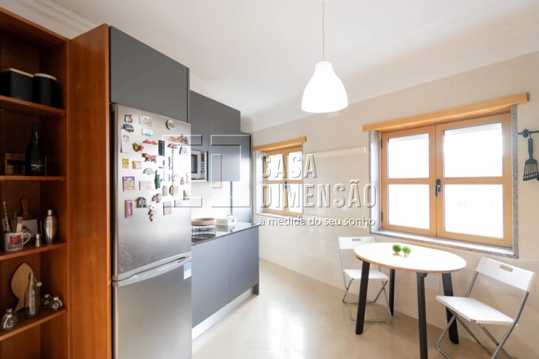 Apartamento T2 para Venda em Carnaxide e Queijas Foto 27