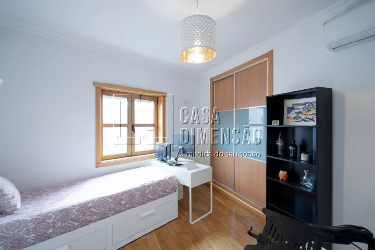 Apartamento T2 para Venda em Carnaxide e Queijas Foto 41