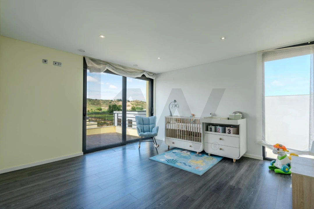 Moradia T4 para Venda em Santa Maria, São Pedro e Matacães Foto 31