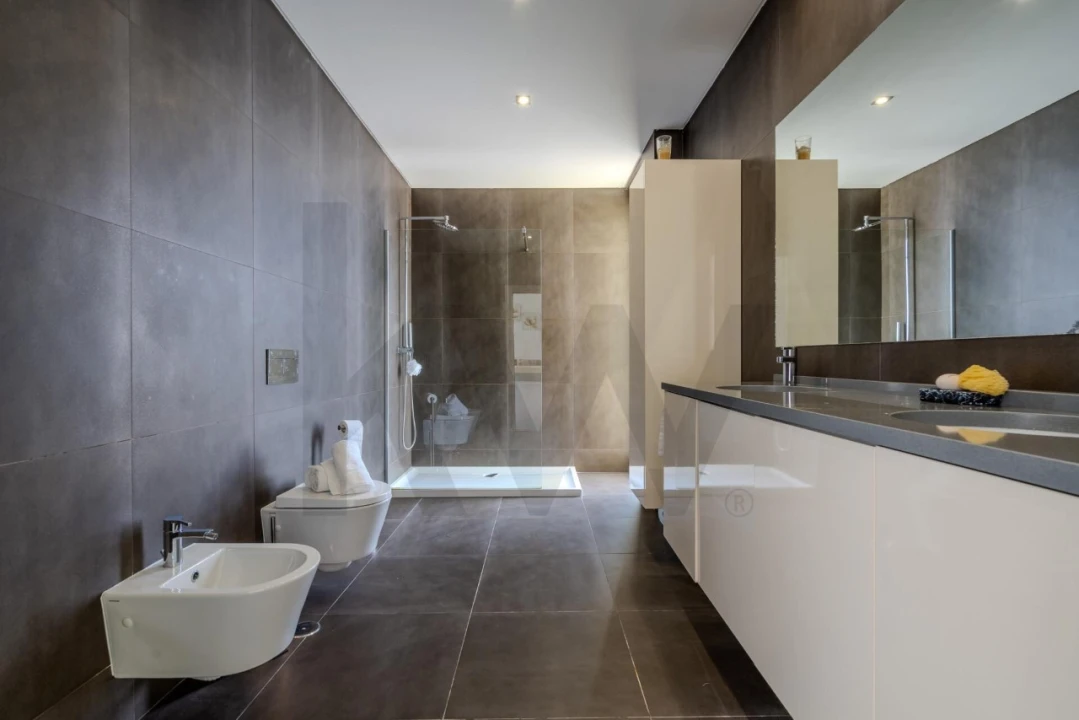 Moradia T4 para Venda em Santa Maria, São Pedro e Matacães Foto 38