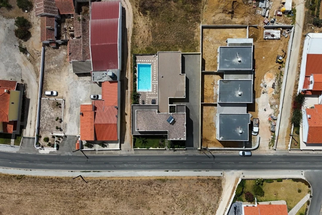 Moradia T4 para Venda em Santa Maria, São Pedro e Matacães Foto 8