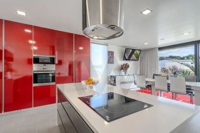 Moradia T4 para Venda em Santa Maria, São Pedro e Matacães