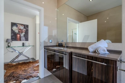 Moradia T4 para Venda em Santa Maria, São Pedro e Matacães