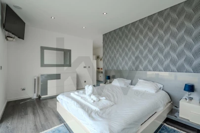 Moradia T4 para Venda em Santa Maria, São Pedro e Matacães