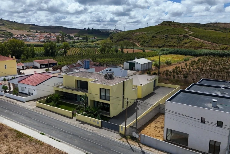 Moradia T4 para Venda em Santa Maria, São Pedro e Matacães Foto 5