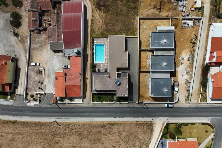 Moradia T4 para Venda em Santa Maria, São Pedro e Matacães Foto 8