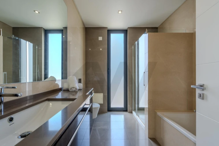 Moradia T4 para Venda em Santa Maria, São Pedro e Matacães Foto 33