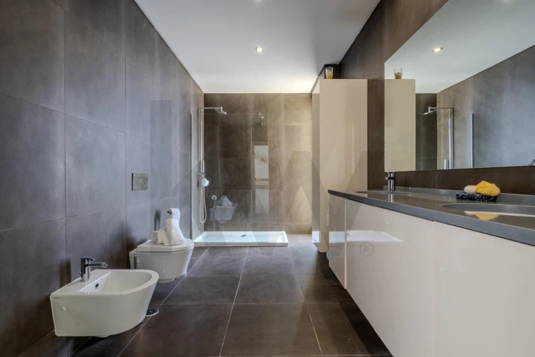 Moradia T4 para Venda em Santa Maria, São Pedro e Matacães Foto 38