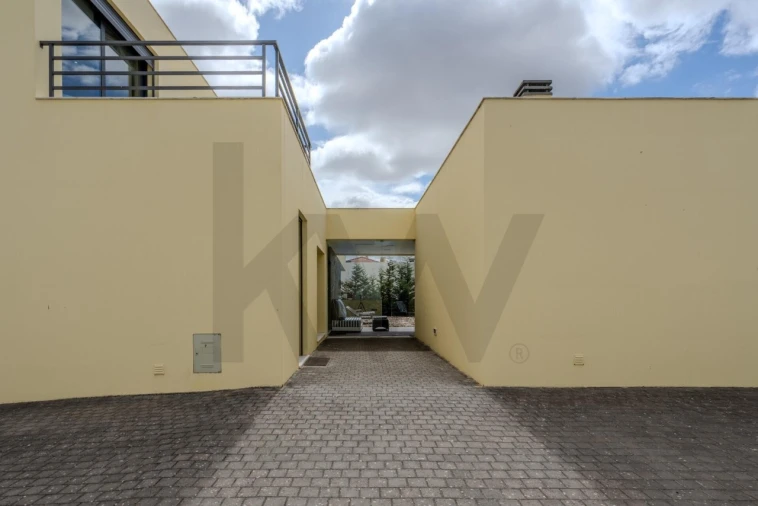 Moradia T4 para Venda em Santa Maria, São Pedro e Matacães Foto 50