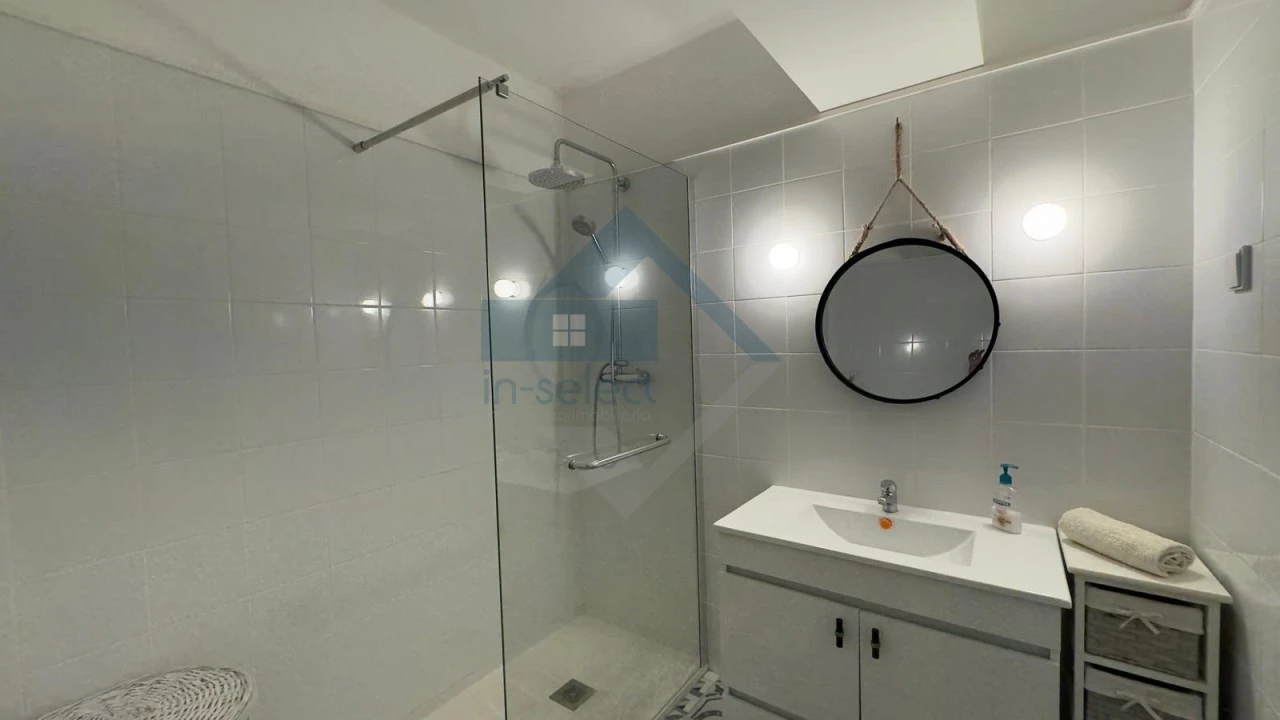 Apartamento T2 para Venda em Quarteira Foto 16