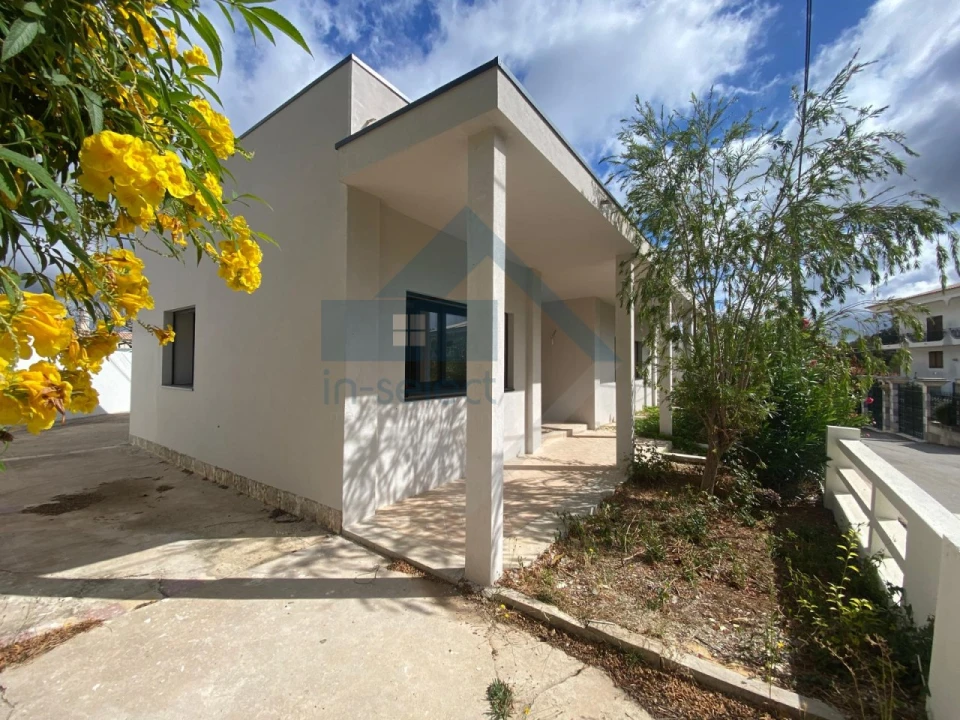 Moradia T3 para Venda em Loule (São Sebastião) Foto 2