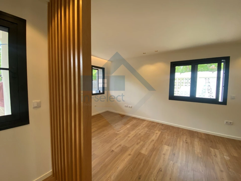 Moradia T3 para Venda em Loule (São Sebastião) Foto 6