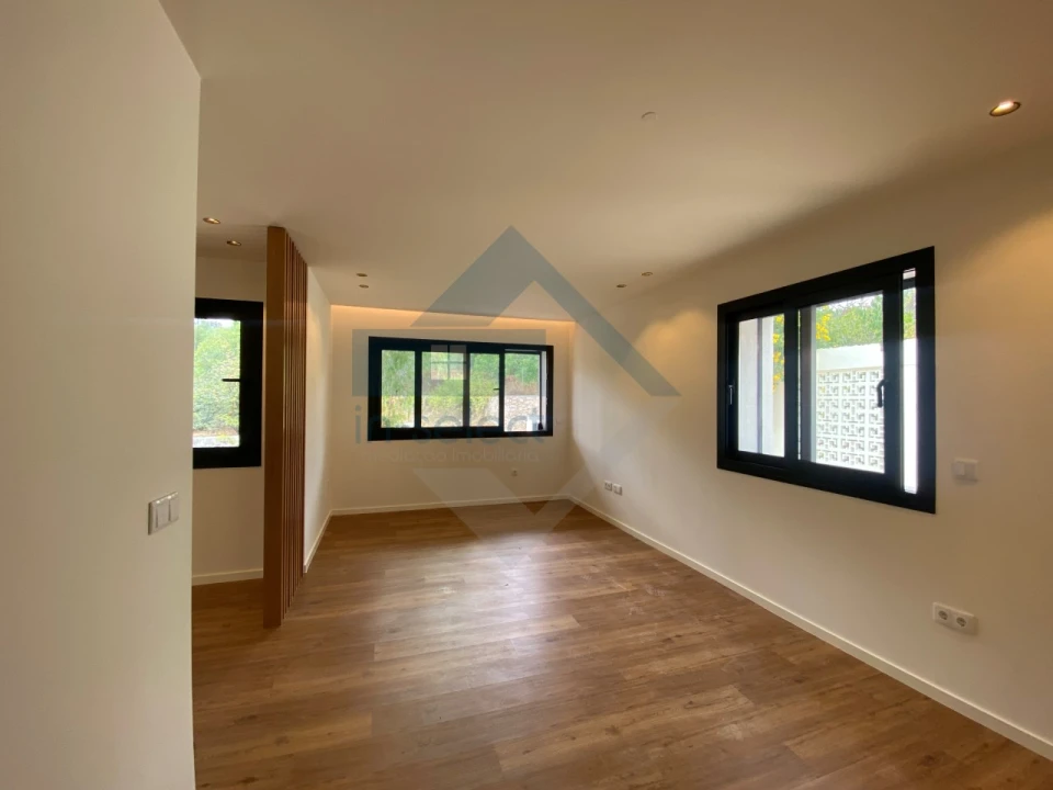 Moradia T3 para Venda em Loule (São Sebastião) Foto 7