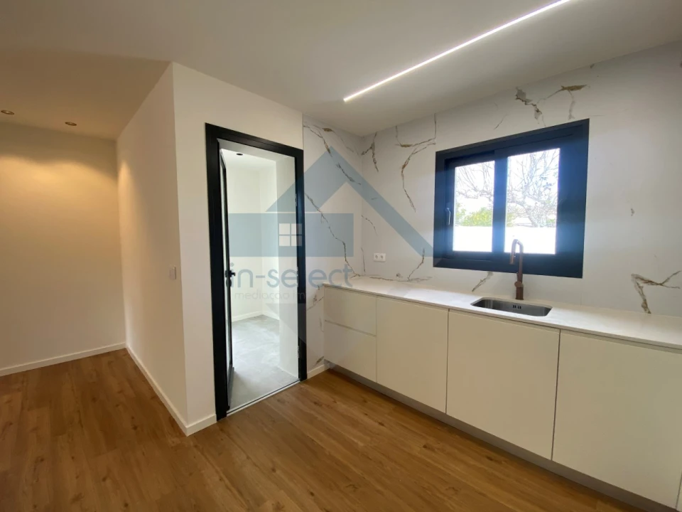 Moradia T3 para Venda em Loule (São Sebastião) Foto 10