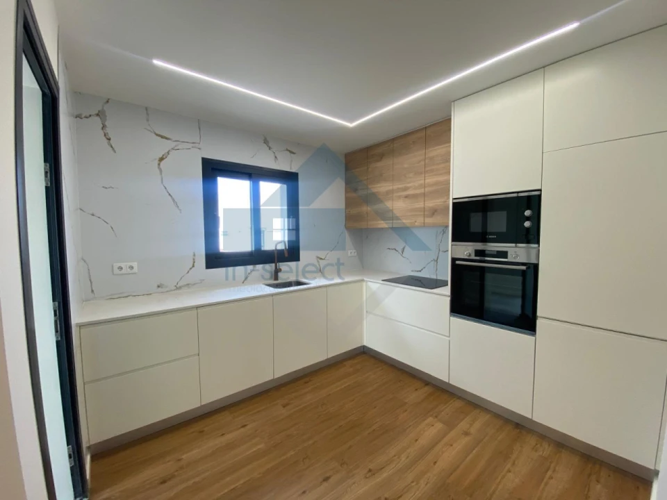 Moradia T3 para Venda em Loule (São Sebastião) Foto 11