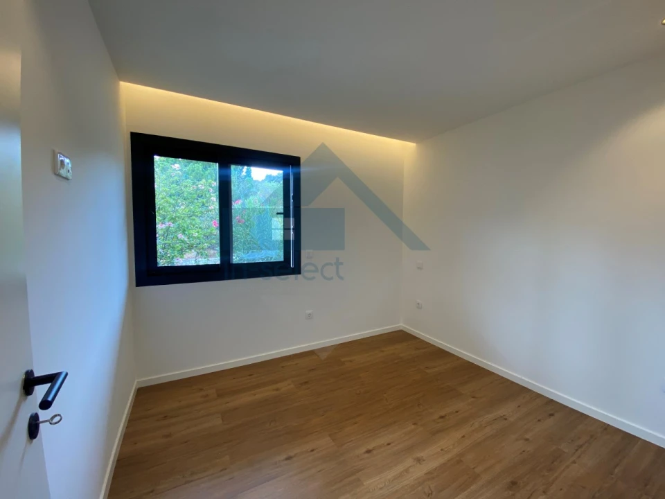 Moradia T3 para Venda em Loule (São Sebastião) Foto 15