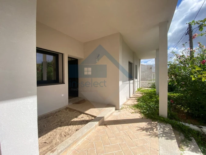 Moradia T3 para Venda em Loule (São Sebastião) Foto 3