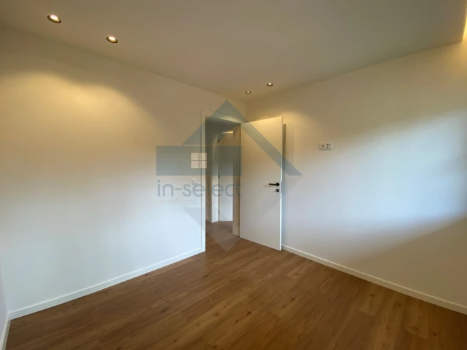 Moradia T3 para Venda em Loule (São Sebastião) Foto 16