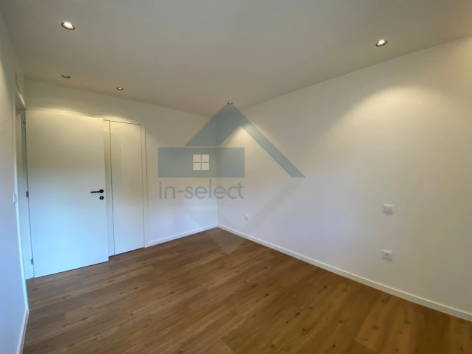 Moradia T3 para Venda em Loule (São Sebastião) Foto 19