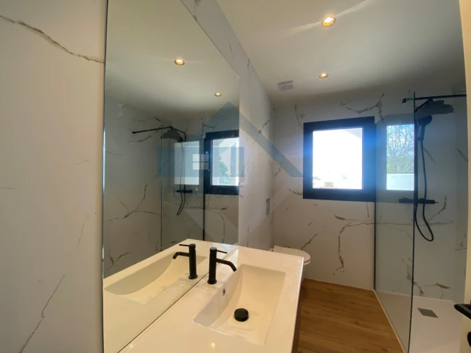 Moradia T3 para Venda em Loule (São Sebastião) Foto 20