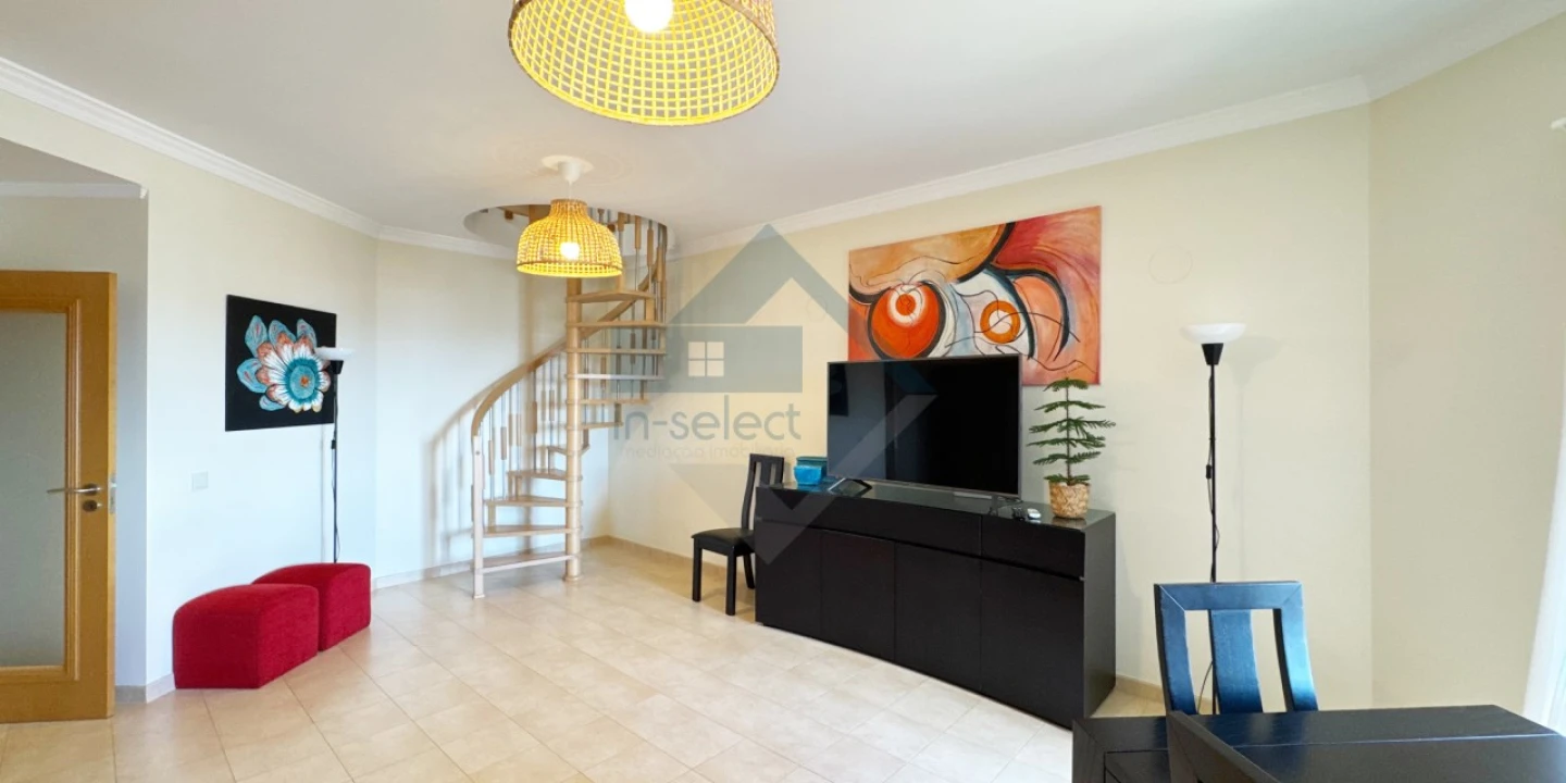 Apartamento T4 para Venda em Quarteira Foto 5